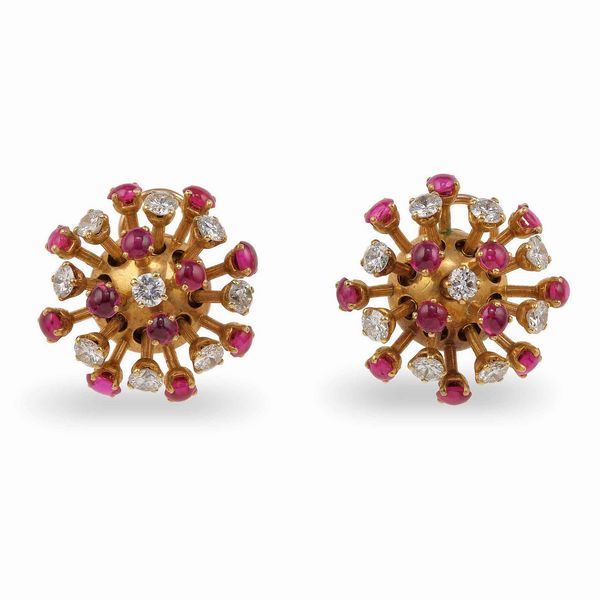 Orecchini en tremblant con piccoli diamanti e rubini taglio cabochon  - Asta Fine Jewels - Associazione Nazionale - Case d'Asta italiane