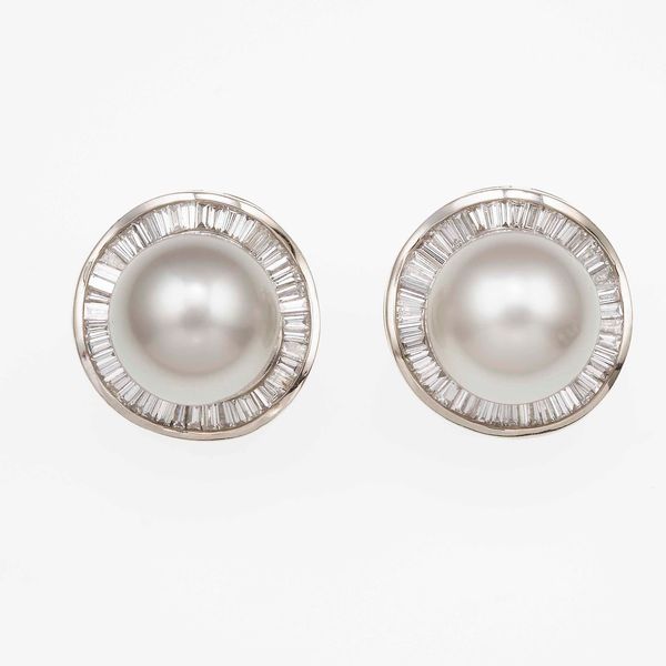 Orecchini con perle Australia e diamanti taglio tepper a contorno  - Asta Fine Jewels - Associazione Nazionale - Case d'Asta italiane