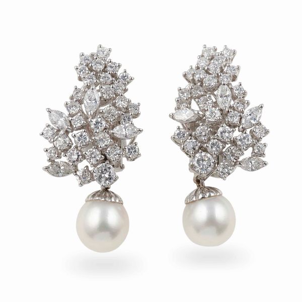 Orecchini pendenti con diamanti e perle coltivate  - Asta Fine Jewels - Associazione Nazionale - Case d'Asta italiane