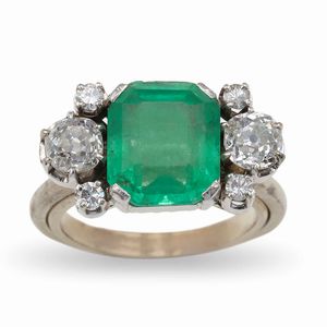 Anello con smeraldo e diamanti  - Asta Fine Jewels - Associazione Nazionale - Case d'Asta italiane