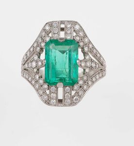 Anello con smeraldo Colombia di ct 3.08 circa e diamanti  - Asta Fine Jewels - Associazione Nazionale - Case d'Asta italiane