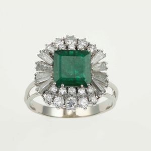 Coppia di anelli uno con smeraldo ed uno con diamanti di vecchio taglio  - Asta Fine Jewels - Associazione Nazionale - Case d'Asta italiane
