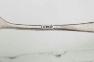 Zuccheriera in argento, XIX secolo, con sei cucchiaini, XX secolo  - Asta Argenti - Associazione Nazionale - Case d'Asta italiane
