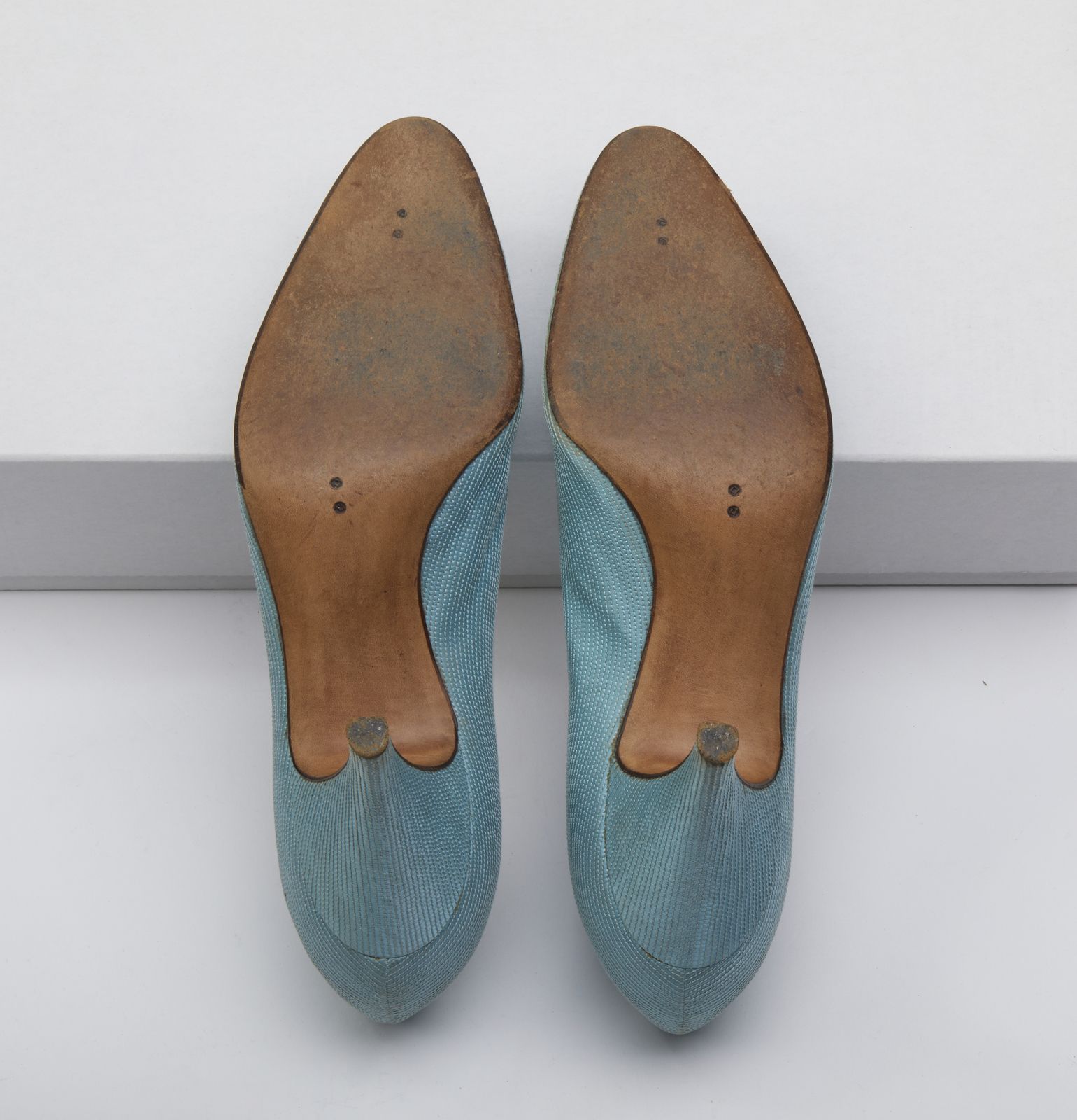 SACCHETTI ALDO Scarpe decollete azzurre. Asta 04 05 2023 FASHION LUXURY ALTA MODA BORSE E