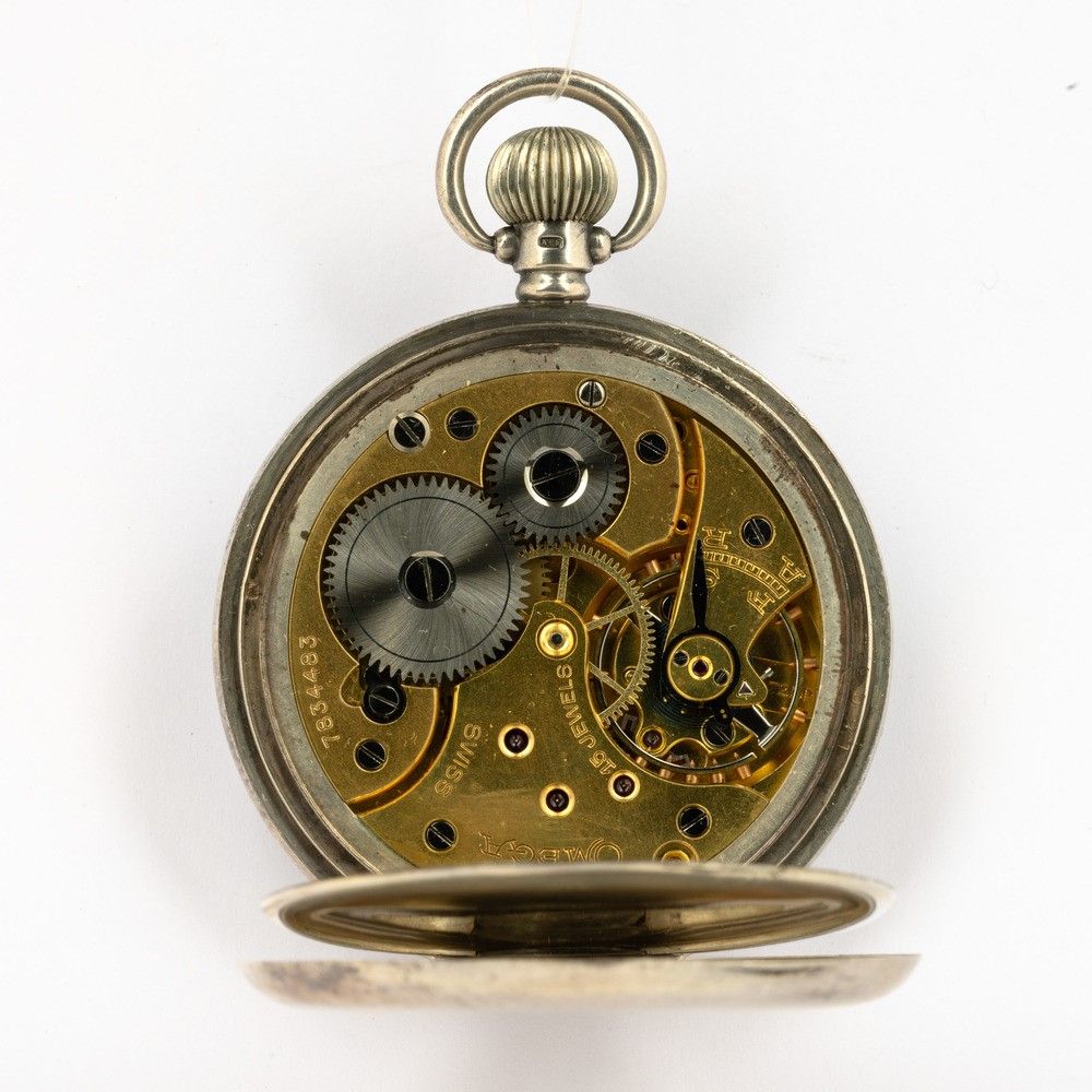 Orologio da tasca Omega del 1933 cassa in argento movimento scappamento ad ancora quadrante in smalto
