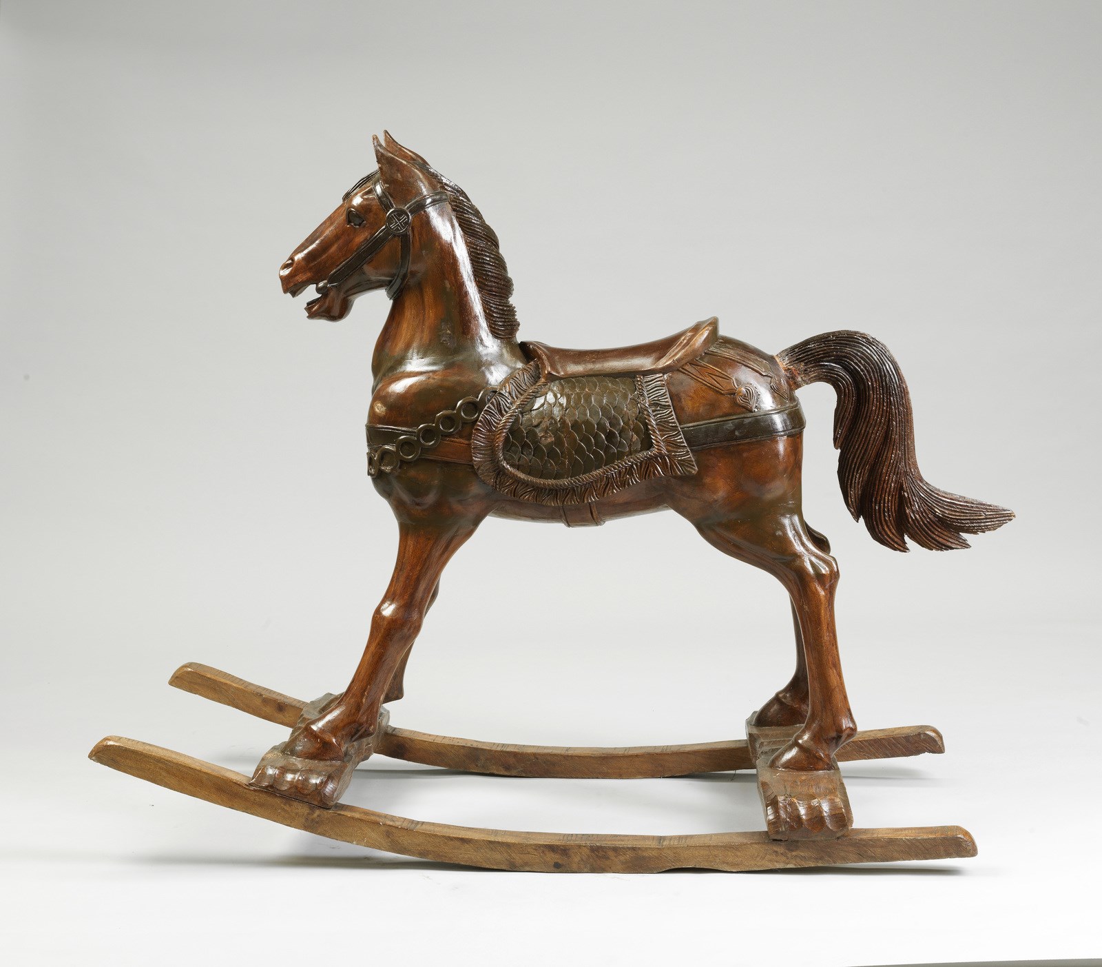 MANIFATTURA ITALIANA DEL XX SECOLO : Cavallo a dondolo in legno scolpito. -  Asta ASTA 303 - ARTE ANTICA