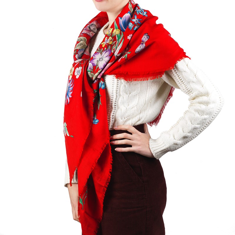 Da Gucci a Louis Vuitton, i foulard più stilosi per l'Autunno