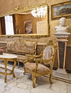 Decoro in stile antico Palazzo Pugliese