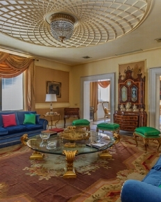 Arredi e Dipinti | l'Eleganza senza Tempo di un'Importante Dimora Romana