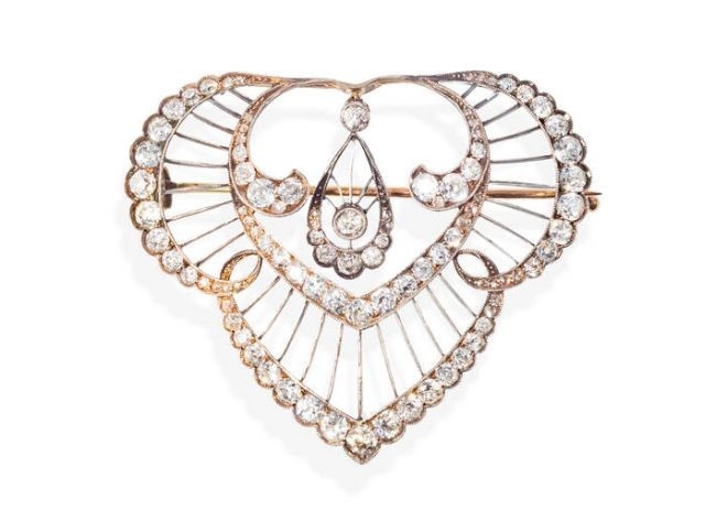 I preziosi d'epoca e moderni guideranno la nuova asta di gioielli  [..] - News