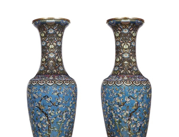 Una coppia di vasi della Dinastia Qing, fiore all'occhiello dell'asta  [..] - News